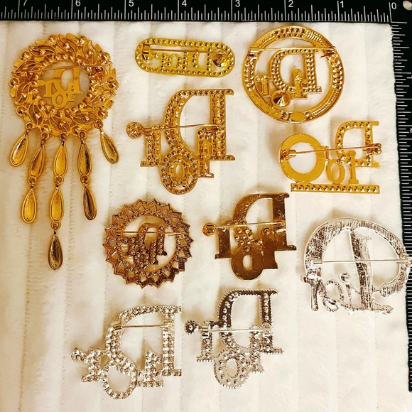 Lot of 9Pcs Rhinestone Pearl Initial Style
Brooch Pins Gold Silver Tone - Picture 2 of 2